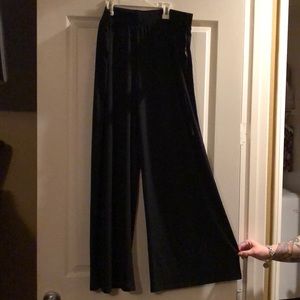 Pretty, flowy women’s pants